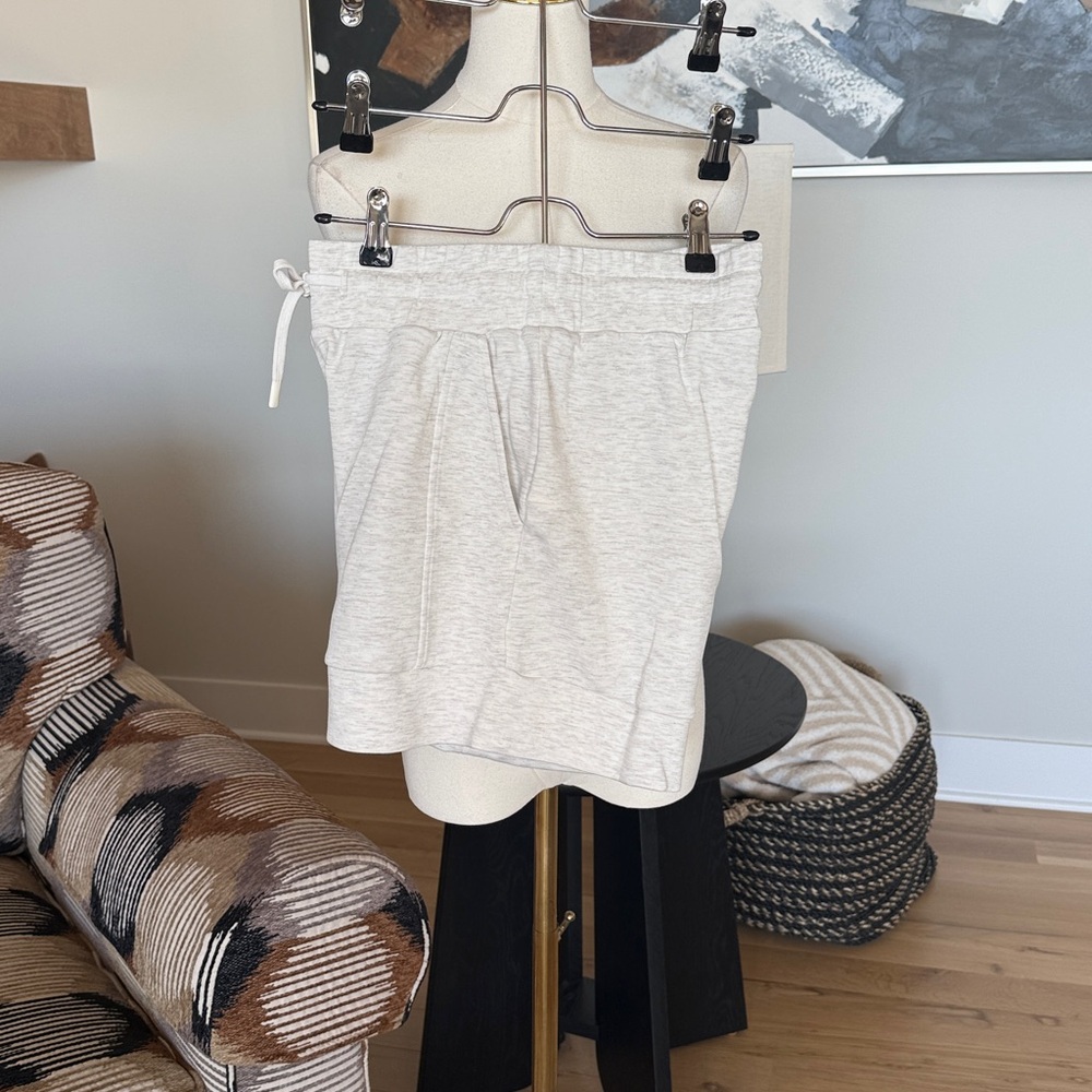 Varley Atrium High Rise Shorts - Picture 7 of 12